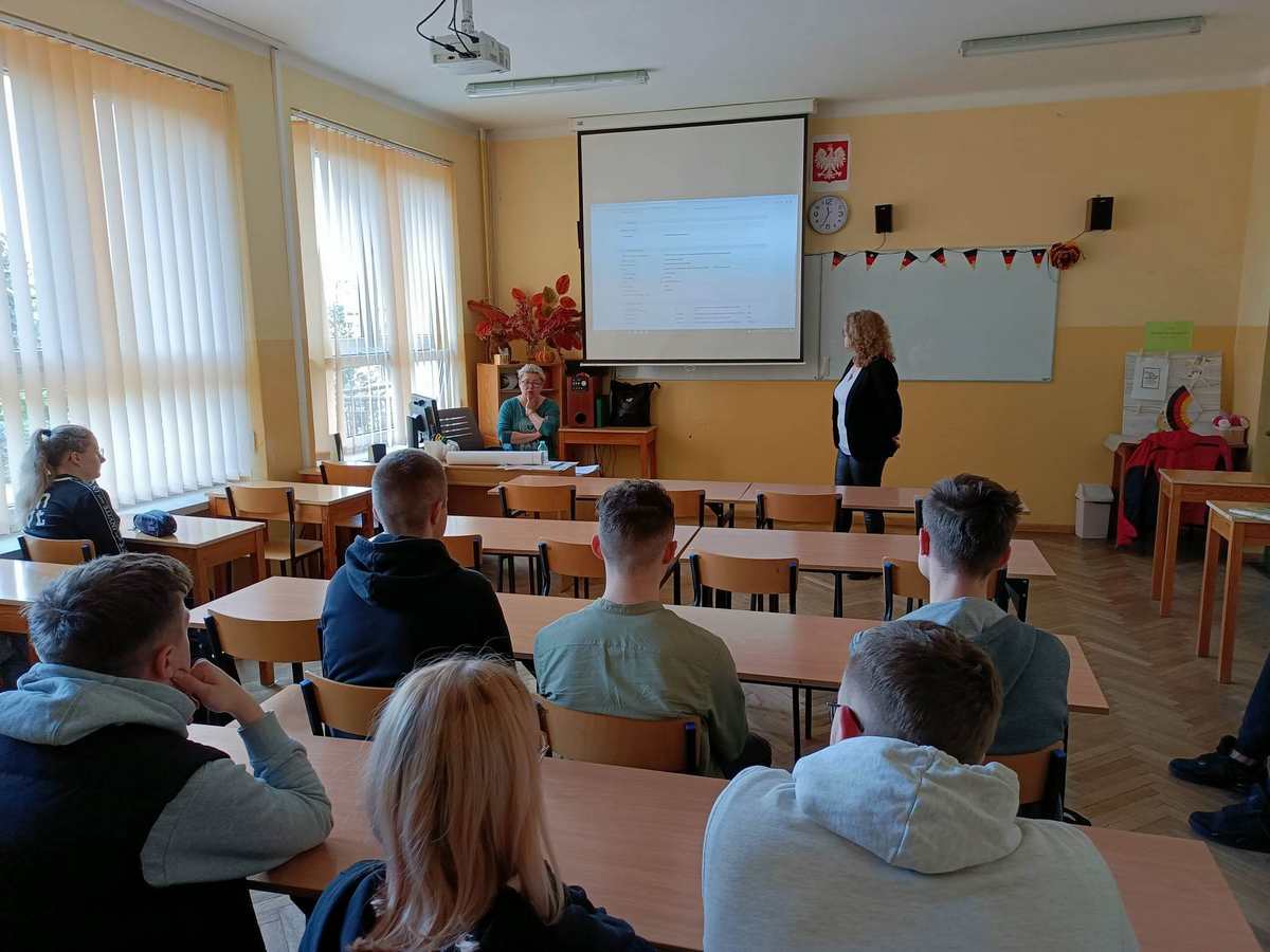  Oferta Powiatowego Urzędu Pracy