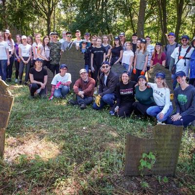 Sprzątanie cmentarza żydowskiego 2019